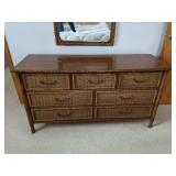 4-PIECE BEDROOM SET: QUEEN BED, DRESSER