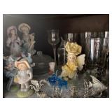 Misc. decor incl. bell