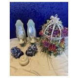 Misc. decor incl cats