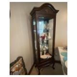 Curio cabinet With recessed lighting