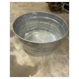 Washtub 22 inches in diameter