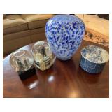 Decor including two musical snow globes