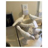 Cast-iron table top birdbath decor and two birds