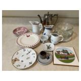 Kitchen items incl. trivet