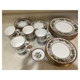 Spode. Christmas dinnerware
