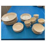 Wedgewood dinnerware. 12 dinner plates eight