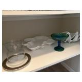 Glassware incl. blue stemmed dish