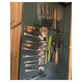 Knives and Oneida serving pieces. 5 steak knives