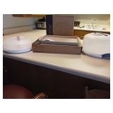 Two Pampered Chef items one mold one bar pan cake