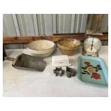 Old Kentucky home kitchen scale,Two crock bowls