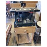 Black & Decker SR650 router table on stand