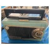 Vintage 1950s Motorola tube radio
