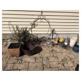 Outdoor decor, including frog, turtle and other