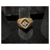 Menï¿½s 14K gold ring with .25 ct diamond size 7
