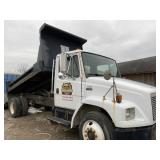 2001 FL 60 Freightliner W/ CAT 3126 Motor