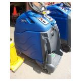 WINDSOR FLOOR CLEANER MODEL: CHARIOT 3" ISCRUB 20