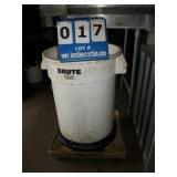 BRUTE TRASHCAN BRUTE TRASHCAN