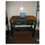 CASTERED BLACKSTONE GRILL CASTERED BLACKSTONE GRILL