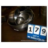 STAINLESS STEEL ROUND ASSORTED PANS (12X MONEY)