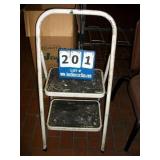 TRICAM 2-STEP FOOT STOOL TRICAM 2-STEP FOOT STOOL
