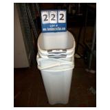 PLASTIC WASTE BASKETS (5X MONEY) PLASTIC WASTE BASKETS (5X MONEY)