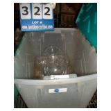 PLASTIC BIN/TOTE: DECORATIVE ROUND VASES (8X PLASTIC BIN/TOTE: DECORATIVE ROUND VASES (8X
