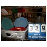 BIN: ASSORTED COLOR DINNER PLATES (12X MONEY)