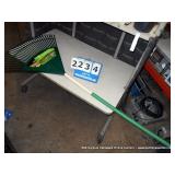 GREEN THUMB PLASTIC EXTRA WIDE LEAF RAKE