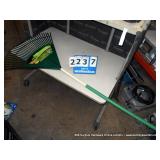 GREEN THUMB PLASTIC EXTRA WIDE LEAF RAKE