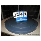 RUBBERMAID BRUTE TRASHCAN LID