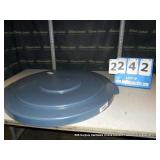 RUBBERMAID BRUTE TRASHCAN LID