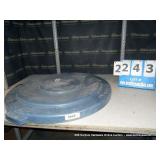 RUBBERMAID BRUTE TRASHCAN LID