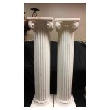 2 plastic white pillars