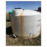 1550  Gallon White water tank