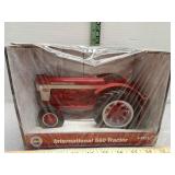 International 560 Tractor, ertl,