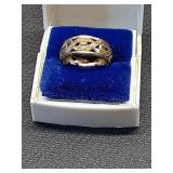 * Vintage (gold filled?) band ring size 6.5