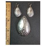 * Authentic Premier Designs Pewter pendant &