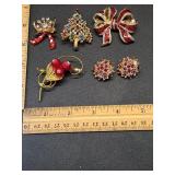 * Vintage Christmas jewelry Eisenberg +