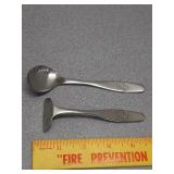 *Selandia Baby Spoon & pusher