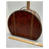 Wood hat travel case