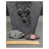 * 2 vintage style brooches & necklace Sweet