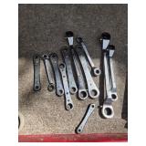 Ratcheting wrenches