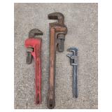 Pipe wrenches