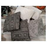 Throw pillows 6