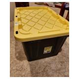 Tote with lid