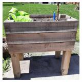 Wood raised planter 3