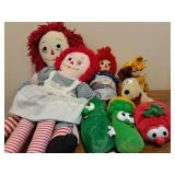 Raggedy Ann dolls 24" 18" & 12", Veggie Tales 8"