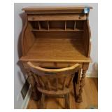Small oak roll top desk & chair 29x47x22 (desk)