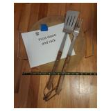 Pampered Chef pizza stone w rack & Chef Major