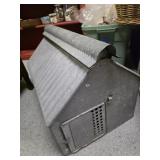 Galvanized chicken barn brooder 23" x 17" x 19"